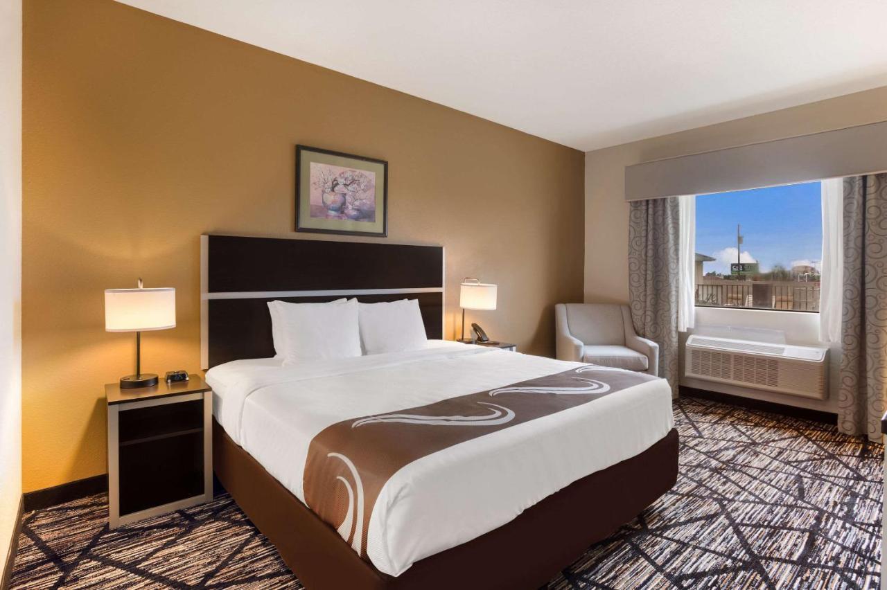 Quality Inn & Suites Pearl-Jackson Екстериор снимка