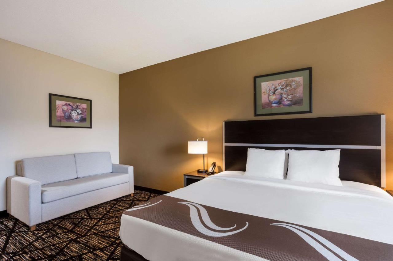 Quality Inn & Suites Pearl-Jackson Екстериор снимка
