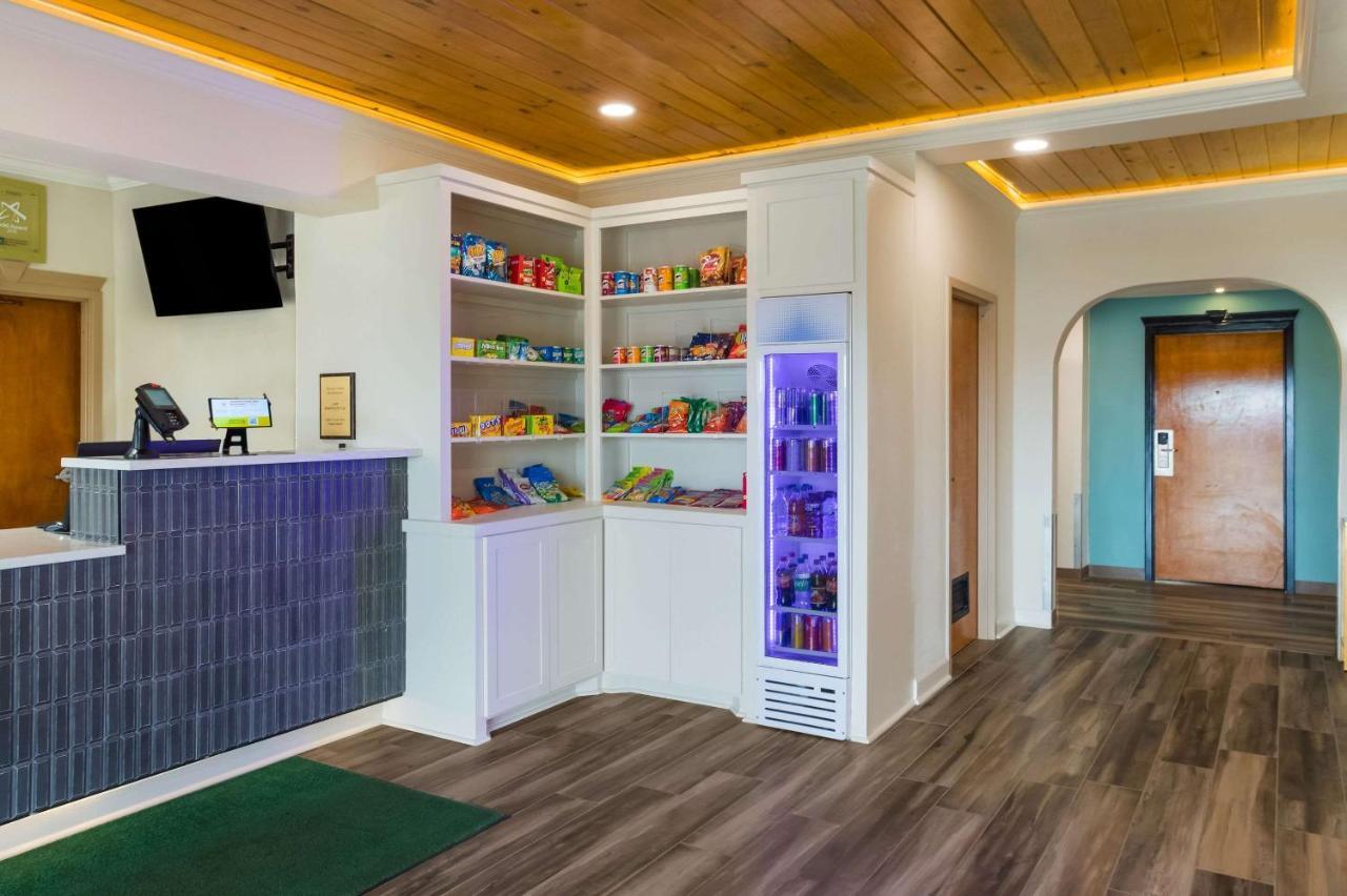 Quality Inn & Suites Pearl-Jackson Екстериор снимка