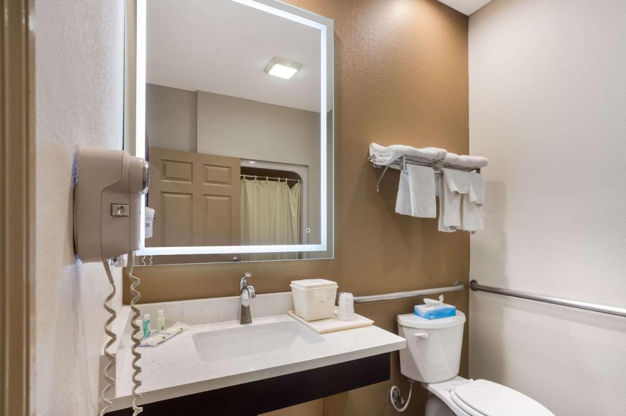 Quality Inn & Suites Pearl-Jackson Екстериор снимка