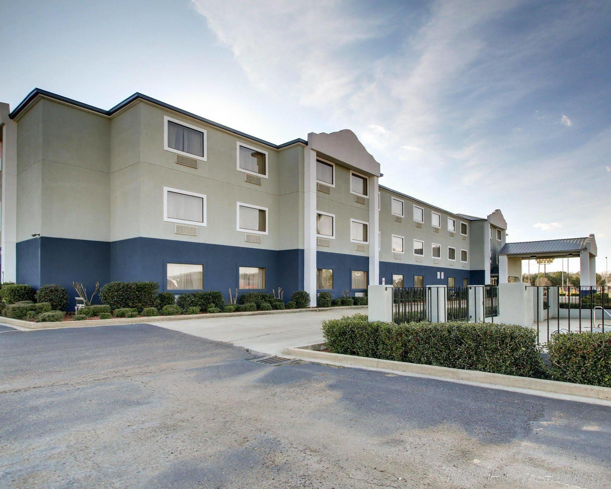 Quality Inn & Suites Pearl-Jackson Екстериор снимка