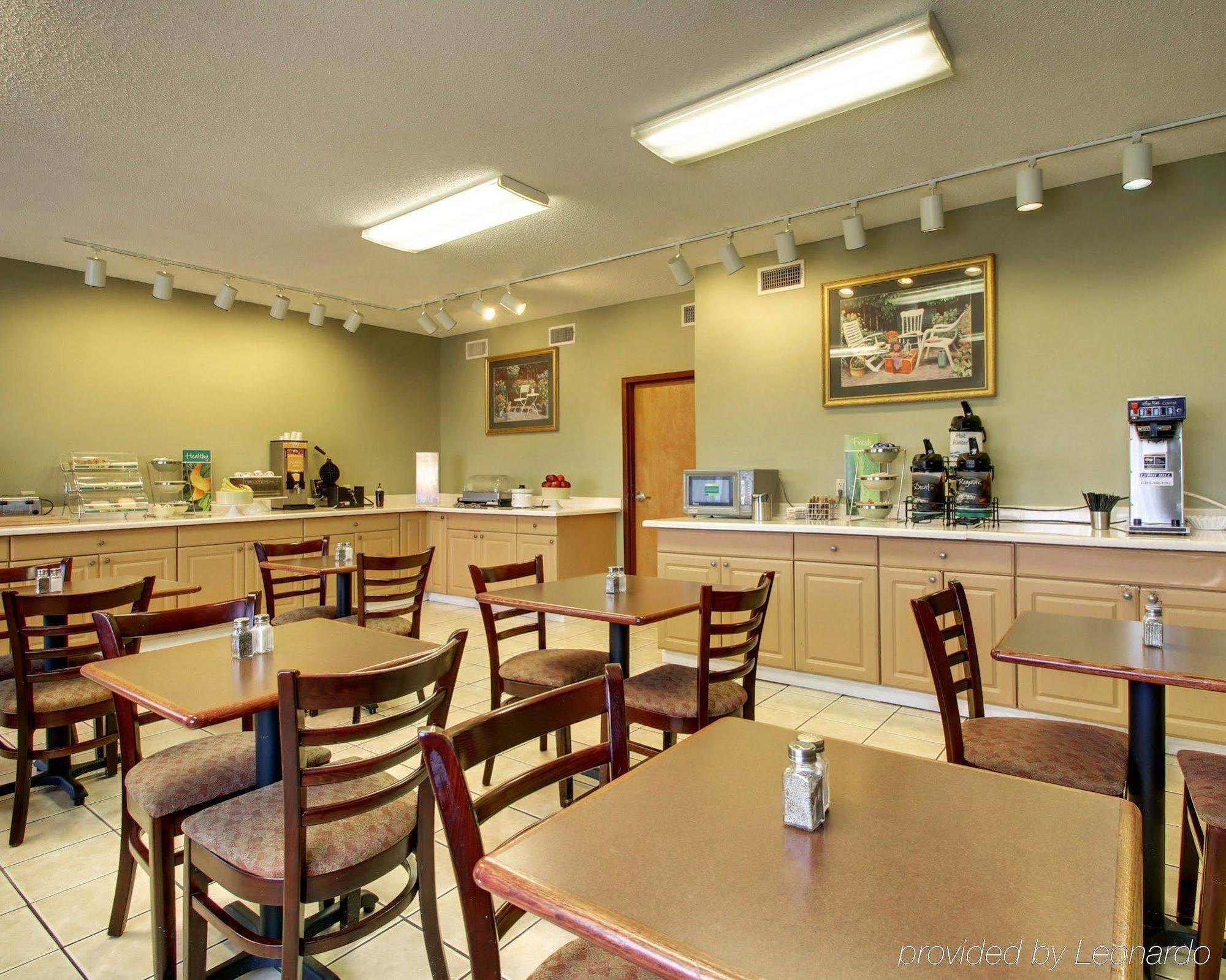 Quality Inn & Suites Pearl-Jackson Екстериор снимка