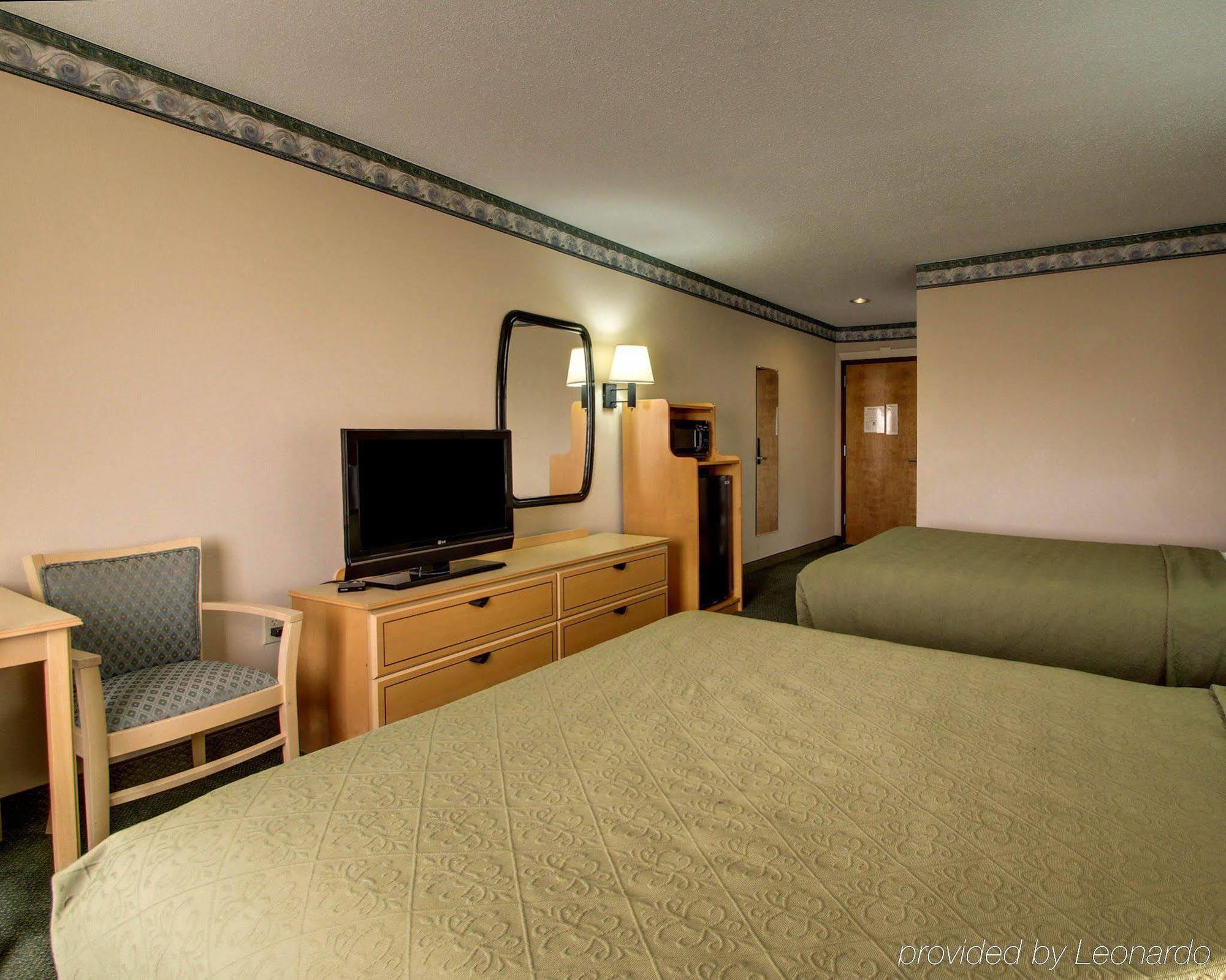 Quality Inn & Suites Pearl-Jackson Екстериор снимка