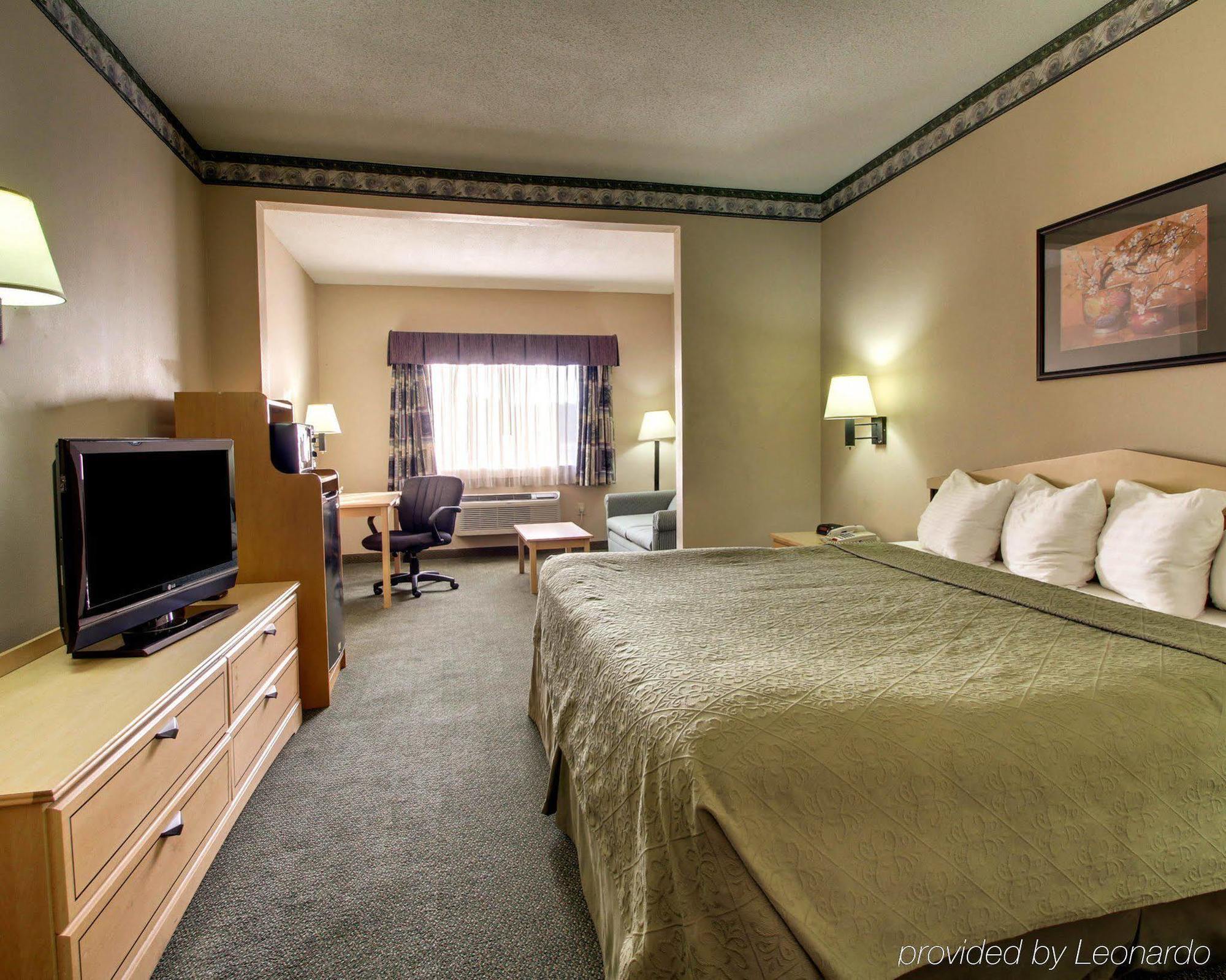 Quality Inn & Suites Pearl-Jackson Екстериор снимка